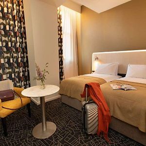 Klassieke Kamer met Twee Aparte Bedden